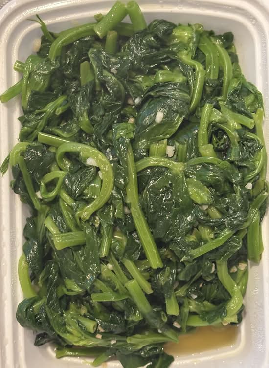 601. Snow Pea Leaves with Garlic Sauce 蒜蓉豆苗